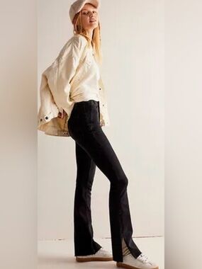 NWT FREE PEOPLE WE THE FREE LEVEL UP SLIT SLIM  BOOTCUT JEANS PITCH BLACK
